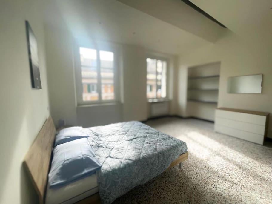 Apartamento C Moderno Soleggiato Vista Cattedrale Génova